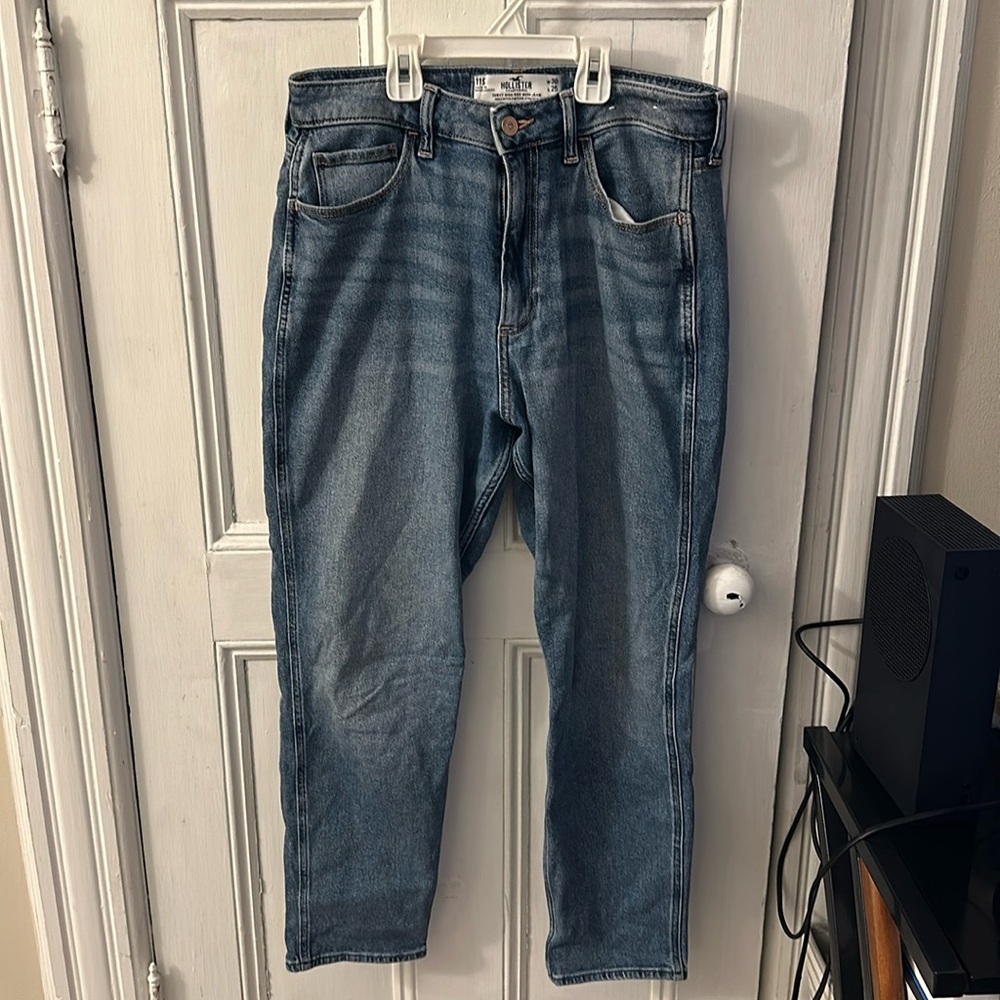 Hollister Curvy High-Ride Mom Jeans